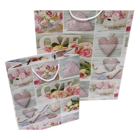 Подарочный пакет с розами и сердечками